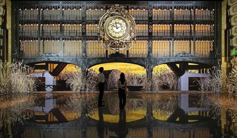Das legendäre Musée d’Orsay in Paris hat die Chelsea Piers in NYC in eine 6 Meter hohe digitale Leinwand verwandelt, auf der 120 historische Meisterwerke zu sehen sind