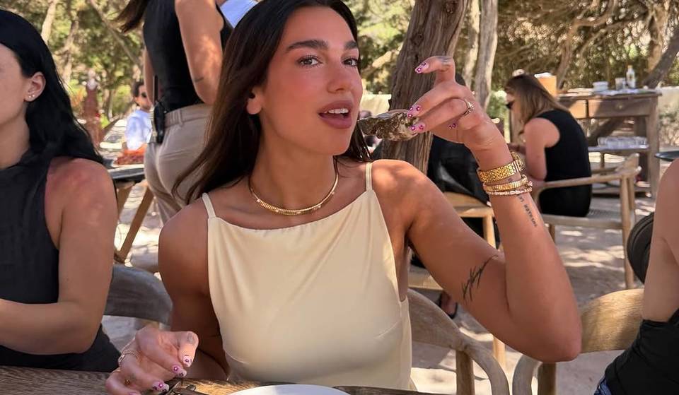 Dua Lipa veröffentlicht ihren persönlichen NYC-Guide auf Google Maps – mit 12 kuratierten Listen, Vintage-Läden in Brooklyn und dem kultigsten Burger des West Village