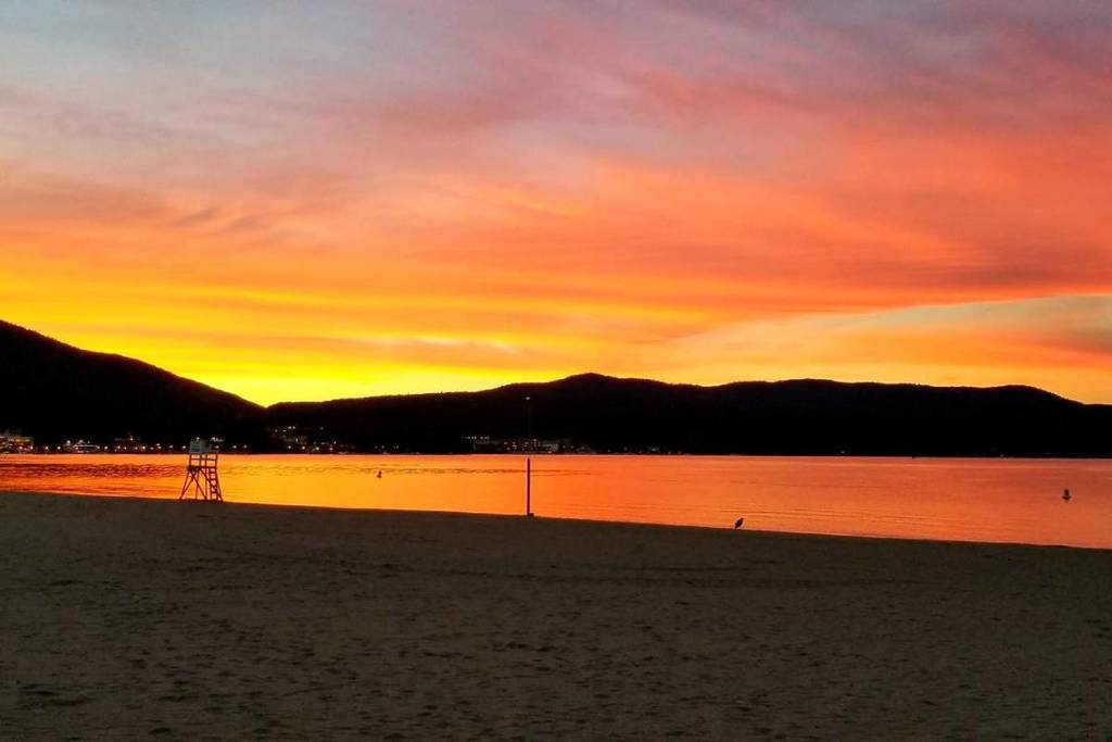 The cleanest swimming lake in New York is only 4 hours from NYC — hiding a massive golden shoreline with clear water and ‘million dollar’ views