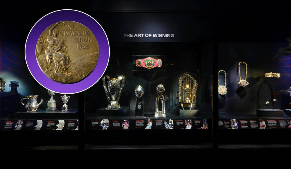 Eine der größten Sammlungen zur Sportgeschichte ist nun offiziell im American Museum of Natural History zu sehen – und Jesse Owens’ Goldmedaille gehört zu den 70 Exponaten dieser bahnbrechenden Ausstellung