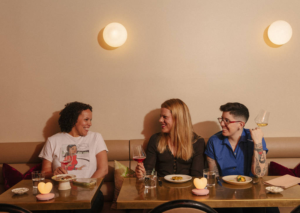 Die für den James Beard Award nominierte Köchin Telly Justice bringt ihre 5-Gänge-Dinner-Reihe nach NYC zurück, bei der du so viel bezahlst, wie du kannst
