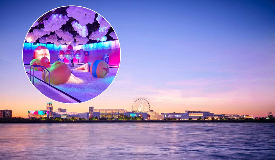 À moins d&rsquo;une heure de New York : le deuxième plus grand centre commercial des États-Unis se transforme en un « pays des merveilles des bulles » à 8 zones, avec des vols en réalité virtuelle, des miroirs sans fin et une piscine à balles géante