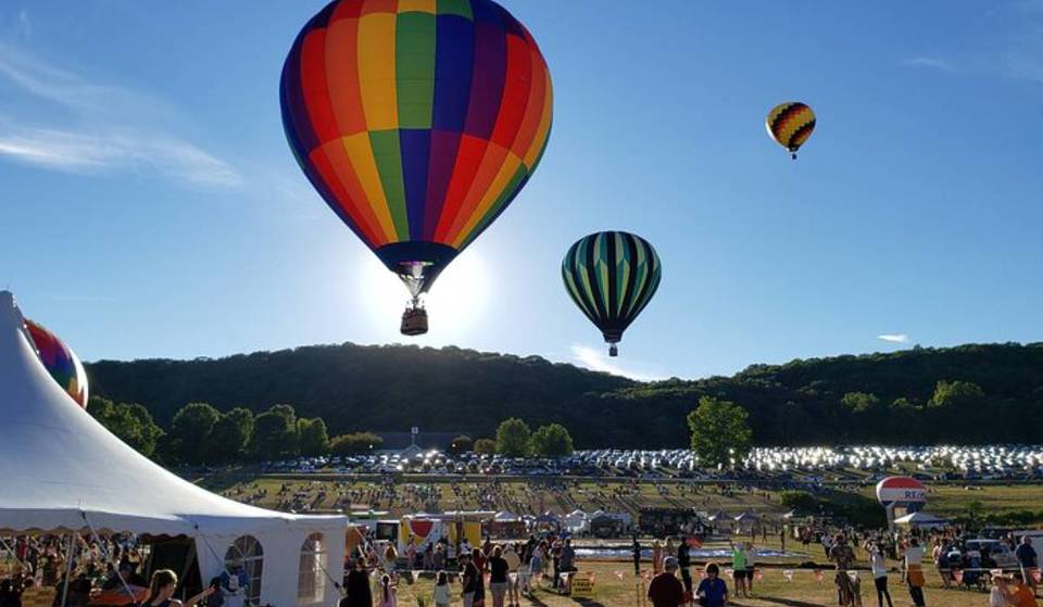 This stunning valley near NYC is hosting a massive hot air balloon festival—and you can ride in a real one 3,000+ feet in the air