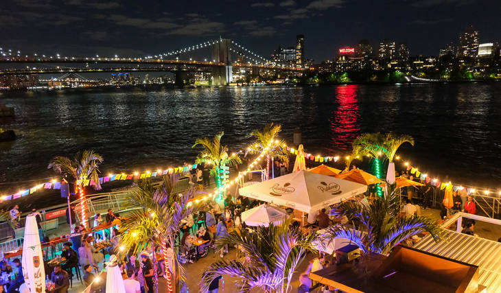 Les meilleurs restaurants et bars au bord de l’eau à New York pour l’été 2026
