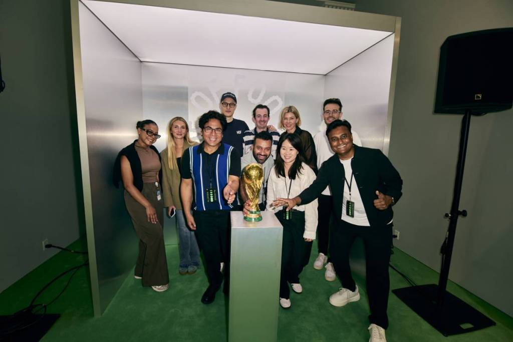 Sami Khedira a été aperçu à la nouvelle immense collection privée de football de New York, qui présente des maillots originaux de Maradona, Pelé et d’autres légendes