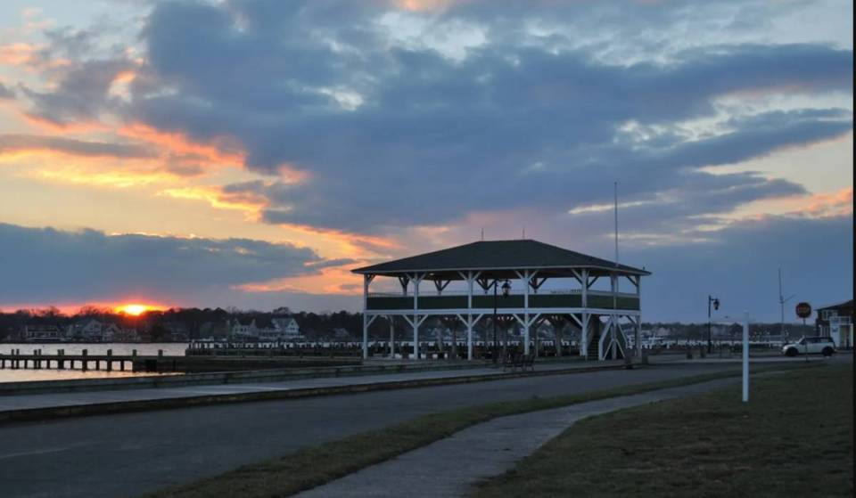 Après plus d’un siècle, cette ville côtière du New Jersey, qui compte 1 650 habitants, défend farouchement son statut de « ville sans alcool » et ses 375 maisons historiques