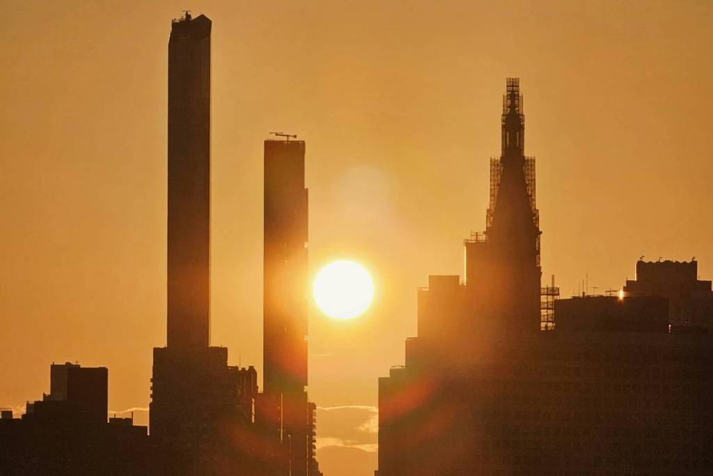 NYC heeft zojuist een ‘code rood’-hittealarm afgekondigd nu de temperaturen de triple-digit naderen – dit is wat elke New Yorker moet weten