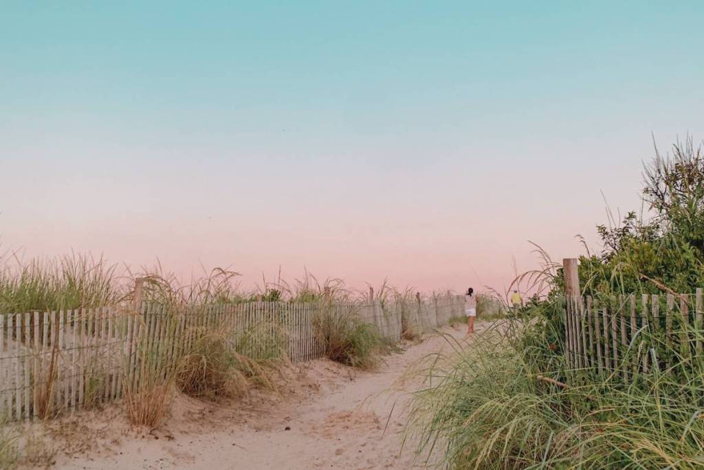 De ‘zomerhoofdstad van het land’ is een makkelijke ontsnapping uit NYC met een charmante strandstadssfeer – en Amtrak heeft net kaartjes van $10 gelanceerd