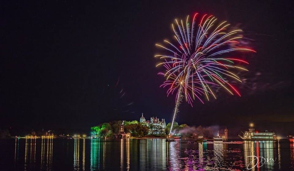 Cette voie navigable historique, parsemée de châteaux et nichée le long de la frontière entre le nord de l’État de New York et le Canada, est officiellement saluée comme l’une des trois meilleures « escapades en bateau » aux États-Unis pour les festivités du 4 juillet