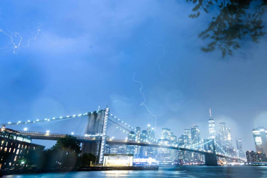 Warnung für den Pendlerverkehr in NYC: Starker Regen und Windböen mit 50 mph lösen Warnungen vor Sturzfluten im Dreistaatengebiet aus