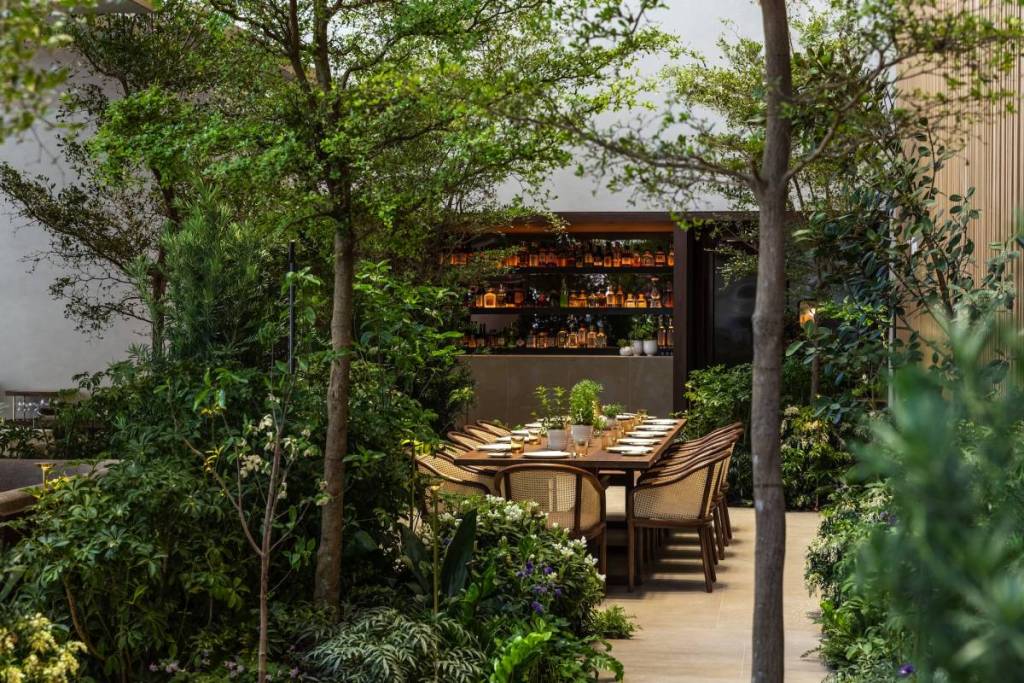 LePavillon_Garden Table_nyc-summer-restaurant-week-2026