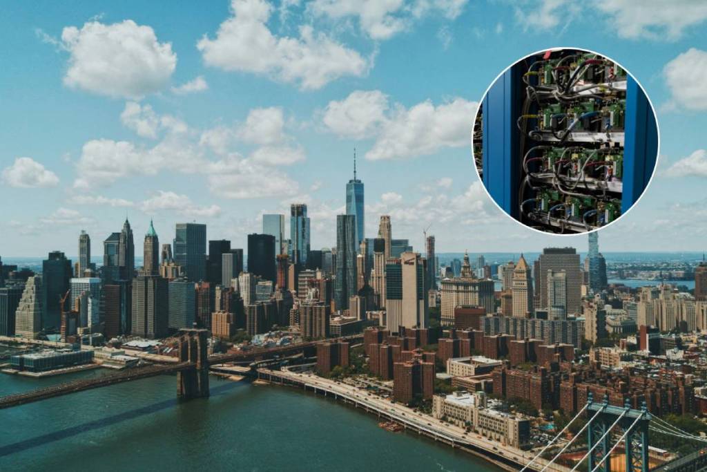 Skyline von NYC / Kabel in einem Rechenzentrum