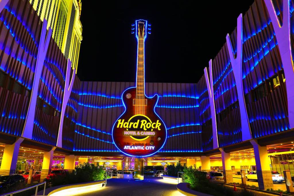 Een kijkje in het 17 acre grote resort in Atlantic City met een arena voor 7.000 mensen en ’s werelds eerste muziekgerichte spa