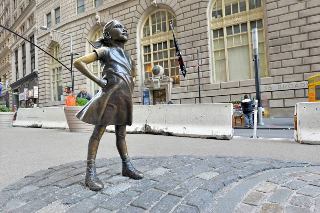 fearless girl statue nyc