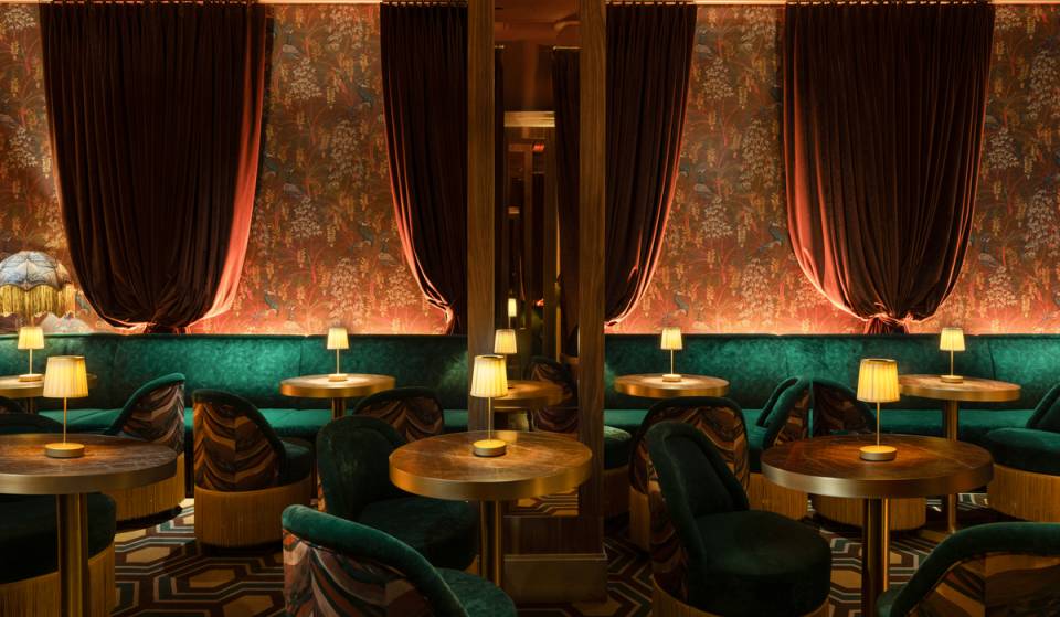 Après 13 ans passés en tant que bar de hall d’hôtel, cette ancienne fabrique de chapeaux historique de New York a rouvert ses portes sous la forme d’un club de jazz entièrement repensé — proposant des concerts tous les jours