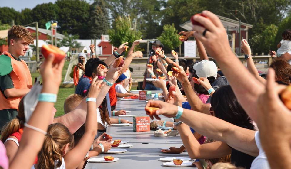 Harbes Farm &amp; Vineyard organiseert op 8 en 9 augustus weer zijn jaarlijkse perzikfestival op het 100 acre grote landgoed in Mattituck
