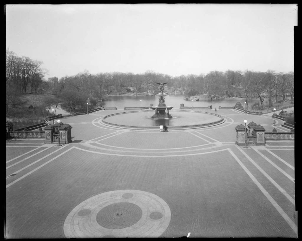 1915 Bethesda Fountain_