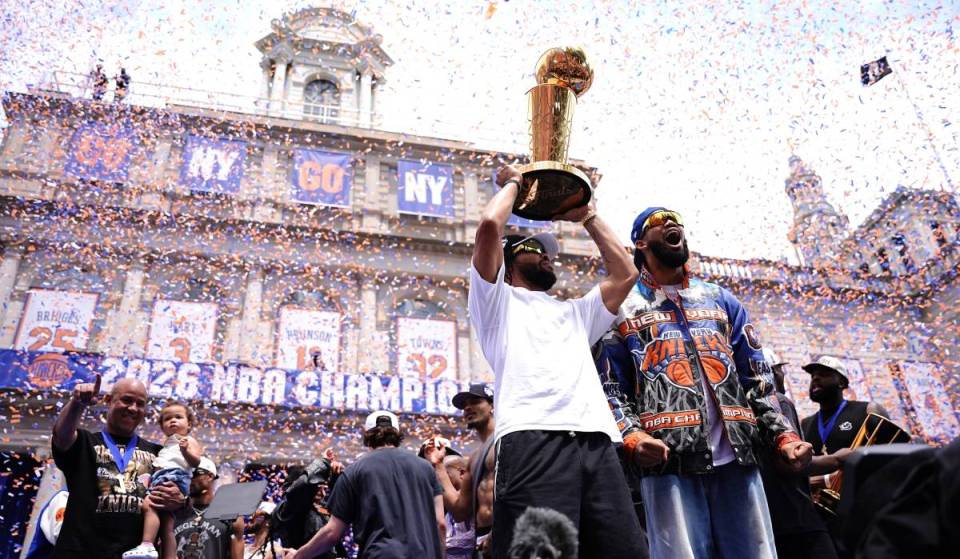 A partire da oggi: il trofeo ufficiale Larry O’Brien della NBA, che celebra il titolo dei Knicks, sarà esposto insieme a 70 cimeli sportivi nella mostra “For the Win”