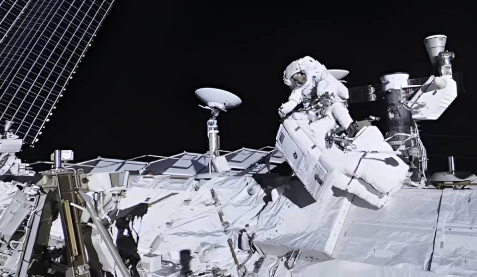 Cammina a 250 miglia sopra la Terra a New York: entra nell’esperienza vincitrice di un Emmy che presenta la più grande produzione cinematografica mai girata nello spazio