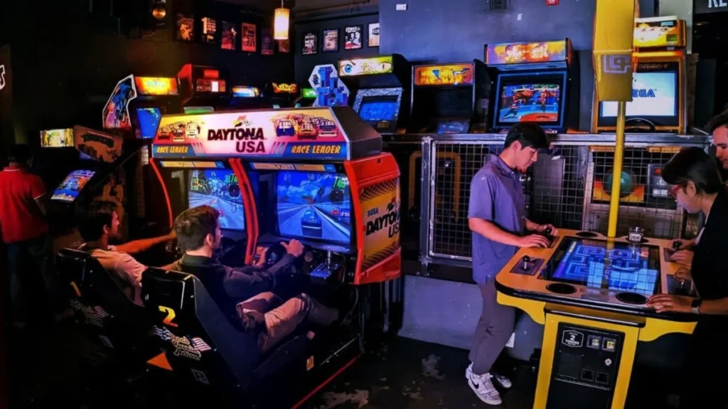 Depois de mais de duas décadas, o bar de fliperama original de Nova York está fechando oficialmente — mas você ainda tem 1.000 dias para jogar