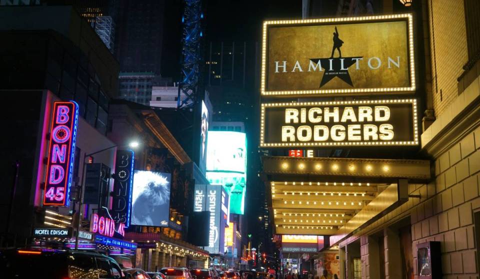 Schüler aus NYC können sich diesen Sommer KOSTENLOSE Broadway-Tickets sichern – so nimmst du an der neuen Verlosung teil