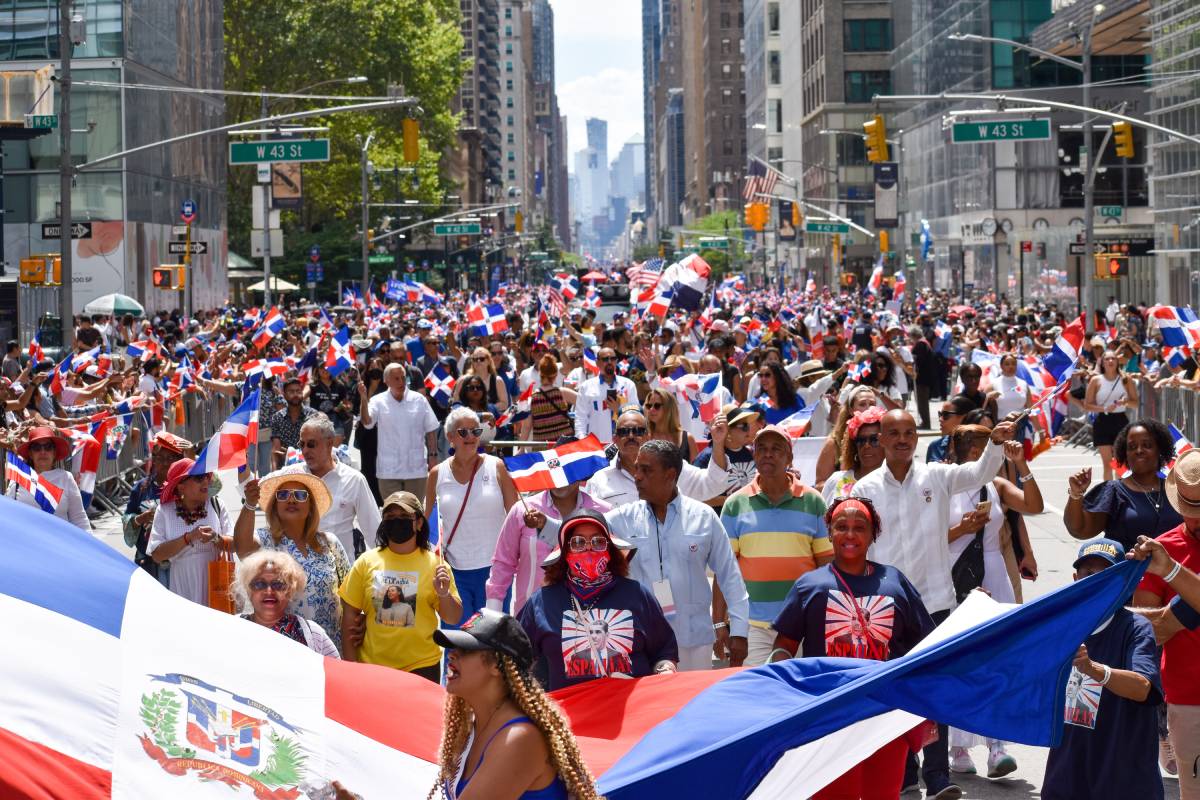 NYC is shutting down a major Midtown avenue this weekend for the massive, free National Dominican Day Parade — featuring over 40 floats, live music, & high-energy dancing