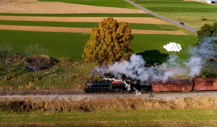 Just 2.5 hours from NYC: America’s oldest continuously operating railroad is taking passengers on scenic fall foliage rides through 2,500 acres of countryside