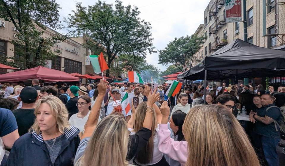 Dopo più di 25 anni, l’autentica Little Italy di New York nel Bronx riporta in scena la sua grande fiera di strada di Ferragosto, il doo-wop all’aperto e la pasta fresca