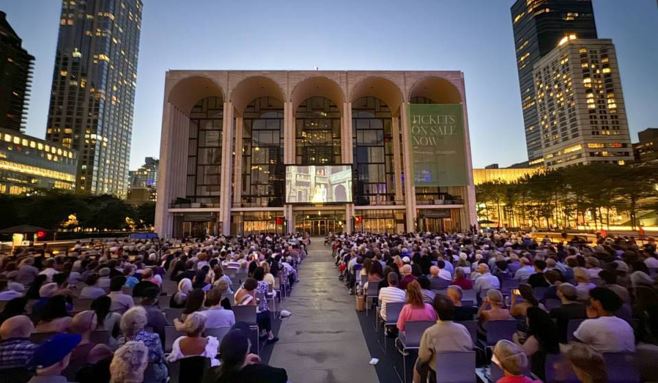 Le Met remet au programme son festival d’opéra en plein air tant apprécié à New York en septembre prochain, avec 2 500 places gratuites sous les étoiles chaque soir — pas besoin de billets