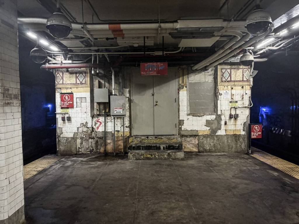 Chambers Street Station J/Z