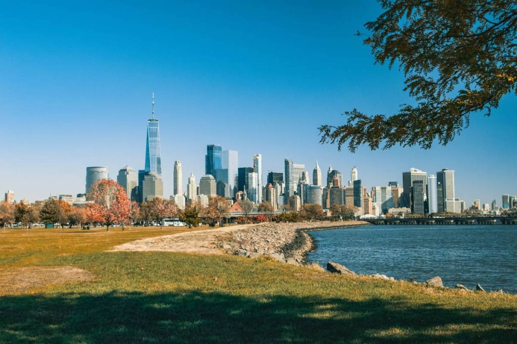 Proprio dall’altra parte del fiume rispetto a New York, questo stato è stato nominato il secondo miglior posto in cui vivere in America — ed è conosciuto come il “Garden State”