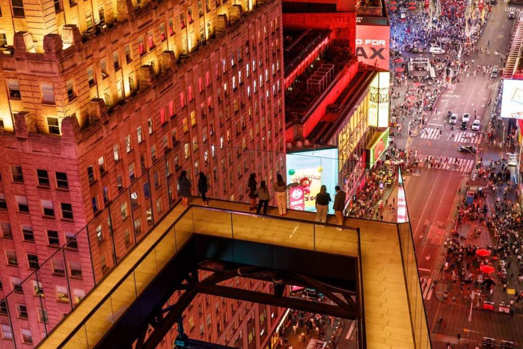 one-times-square-opens-the-nye-ball-to-the-public-for-the-first-time-ever