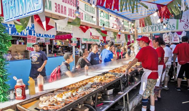 Le plus grand festival italien des États-Unis envahira 15 rues de Little Italy pendant 11 jours en septembre — voici 6 plats à ne pas manquer