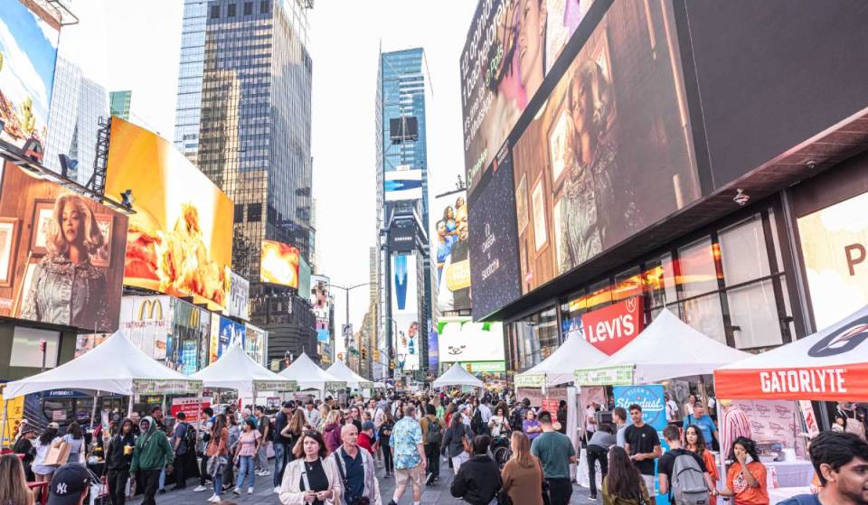 A Times Square vai fechar a Restaurant Row para um enorme festival gastronômico global em setembro — petiscos por US$ 5, mais de 30 restaurantes icônicos e apresentações da Broadway