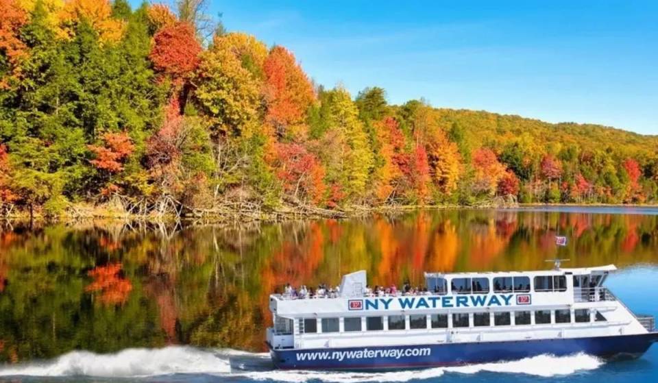Deze schilderachtige herfstcruises van 4 uur keren terug op de Hudson River — inclusief warme cider, verse donuts en lokale folklore