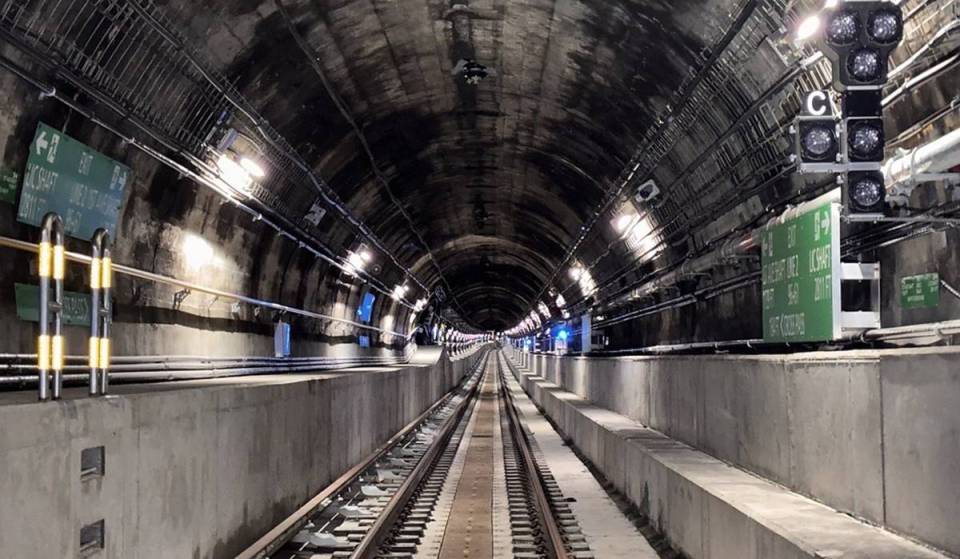 Depois de 14 anos, esse túnel ferroviário de Nova York está finalmente reabrindo — restaurando uma conexão essencial da Penn Station usada por mais de 450 trens da Amtrak, LIRR e NJ Transit todos os dias