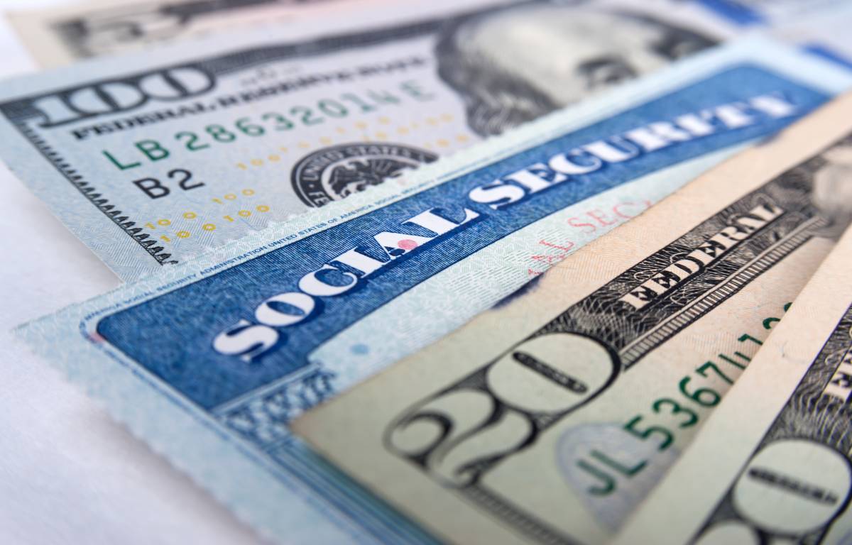 New York won't tax your Social Security, but the IRS absolutely will, and here's the exact income number that triggers It