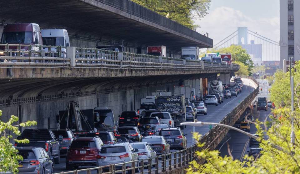 New York va lancer en 2030 un projet de rénovation de la BQE d’une valeur de 4 milliards de dollars, avec la construction de deux contournements surélevés temporaires à Brooklyn Heights pour éviter la fermeture forcée de ce corridor vieillissant