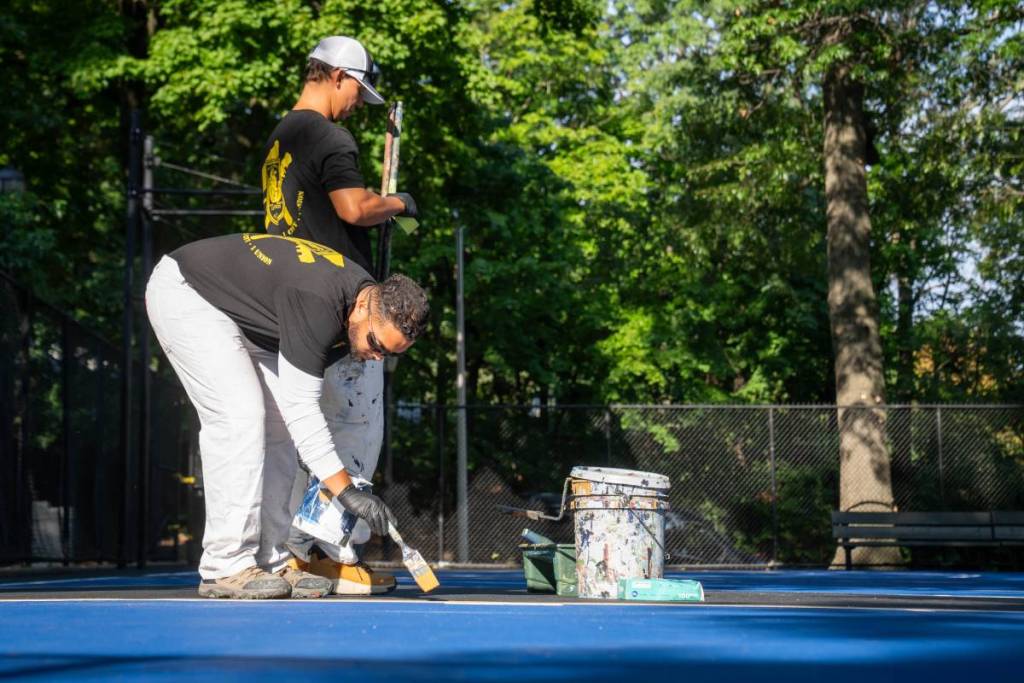 Una bambina di 8 anni ha chiesto a Mamdani in un video di sistemare il suo parco giochi, e la nuova “squadra di riparazioni rapide” di New York City ha risolto il problema in poche settimane