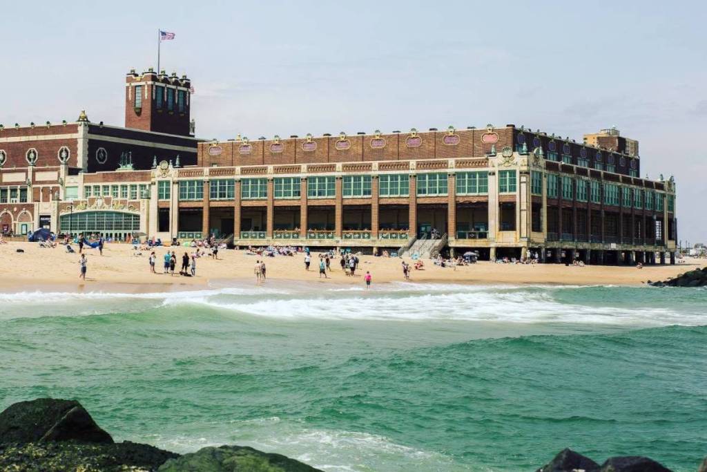 Questa iconica location sul lungomare vicino a New York ha ospitato leggende del rock per un secolo: ora sta per vivere una grande rinascita da 130 milioni di dollari