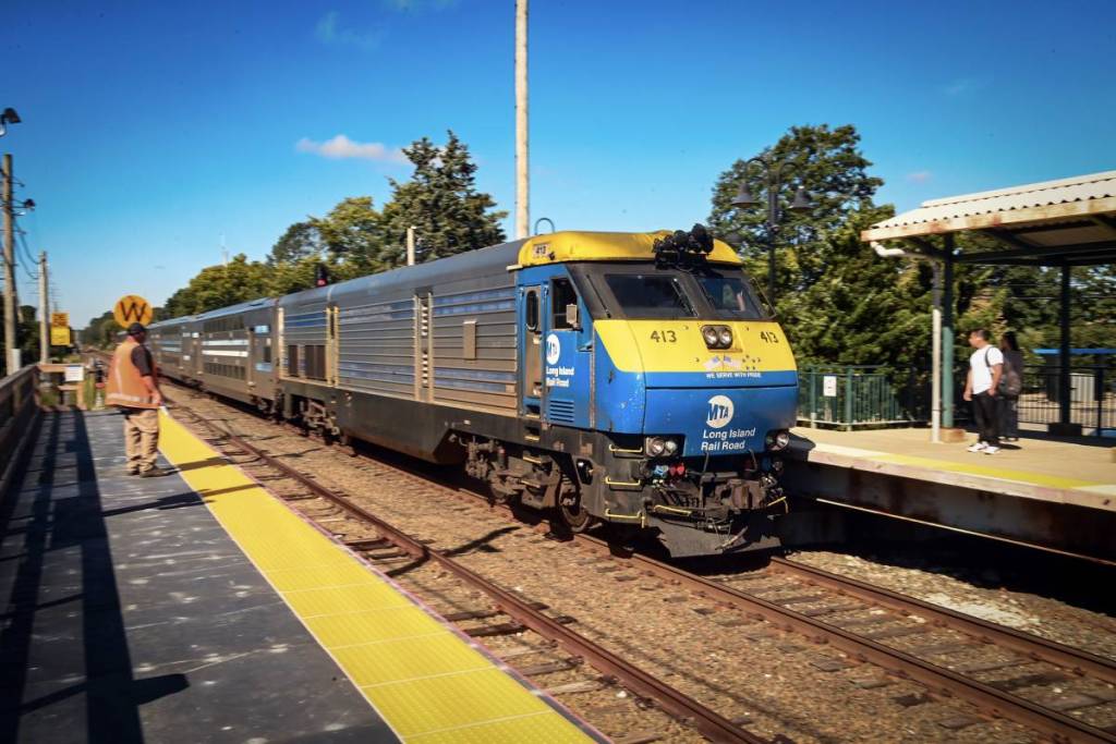Tren del ramal de Montauk del LIRR