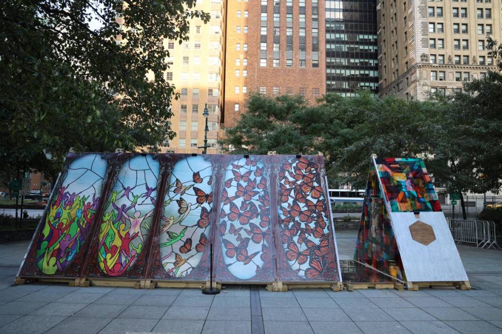 Installation « Kaleidoscope of US » à New York