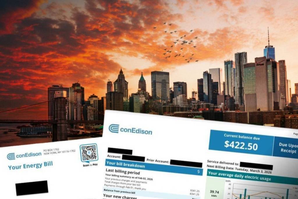 « Facture de Con Edison superposée à la ligne d’horizon de New York au coucher du soleil.