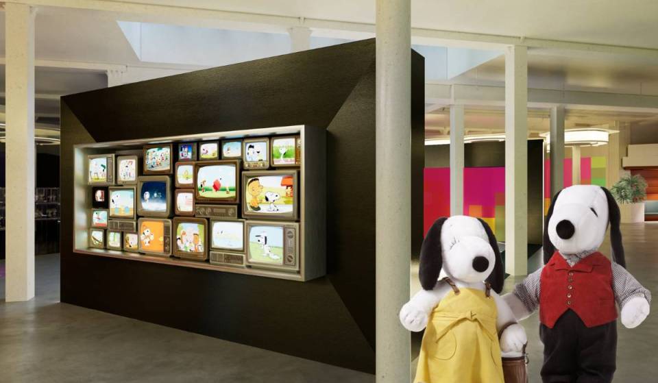 Hoy se inaugura en Nueva York una exposición gratuita de Snoopy de 16.000 pies cuadrados: 10 zonas inmersivas y looks nunca antes vistos para los peluches de Snoopy y Woodstock