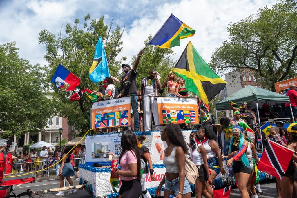 Chiusura di Eastern Parkway oggi: importanti chiusure stradali a Brooklyn per la West Indian Day Parade, che durerà 7 ore