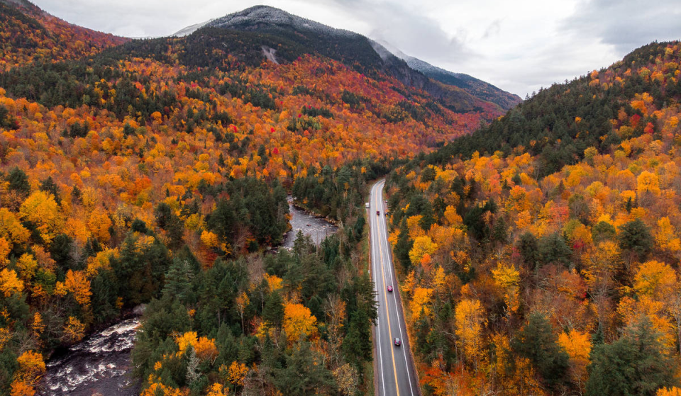 Pourquoi la meilleure destination américaine pour admirer les couleurs de l’automne se découvre-t-elle le mieux depuis cette route sinueuse de 30 miles ?