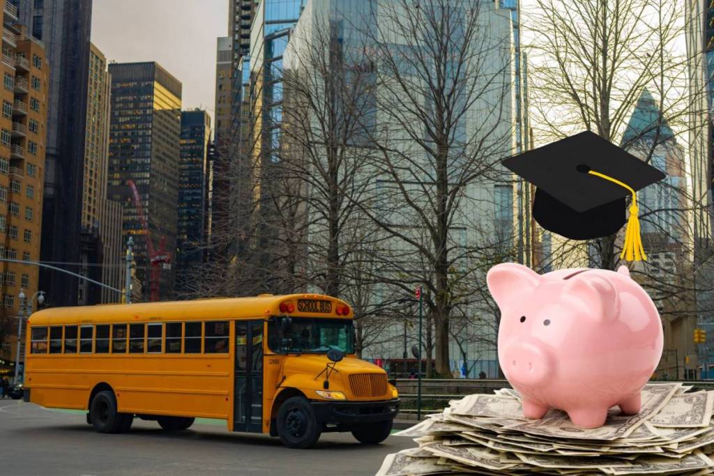 Des aides gratuites pour l’épargne-études sont désormais disponibles pour les élèves de la maternelle à la 5e à New York : voici tout ce que les parents doivent savoir pour en bénéficier