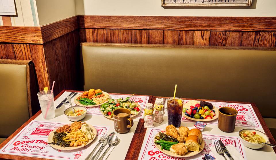 En proposant un « véritable festin du Sud en libre-service », une équipe reconnue par le guide Michelin vient d’ouvrir un buffet à volonté au style rétro des années 90 dans l’East Village pour 26,99 $