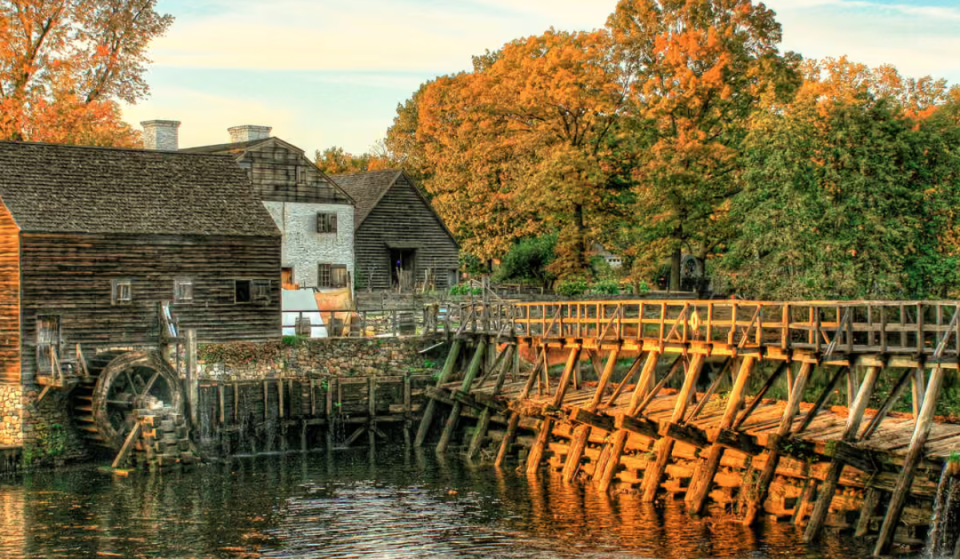 Ranked among the best fall escapes in the country: this storybook riverfront village is under an hour from NYC, featuring 7,000 glowing pumpkins, historic mansions and autumn foliage