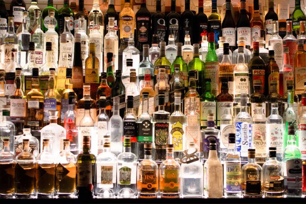 Bodega’s in New York zouden binnenkort wijn en sterke drank kunnen verkopen dankzij een grootschalig initiatief om de alcoholwetgeving van de staat te wijzigen